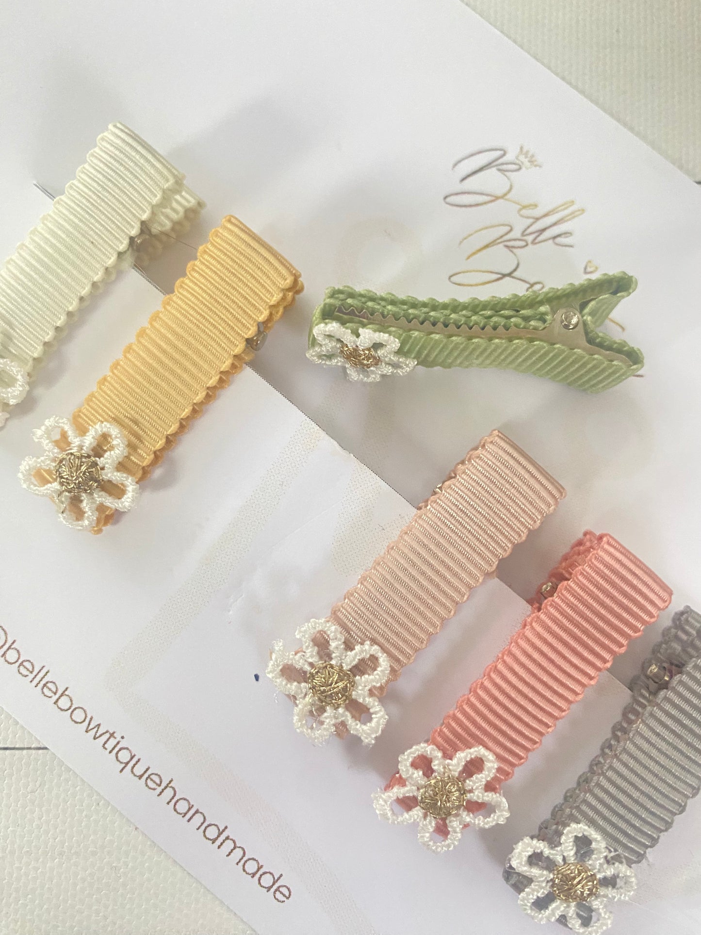 Daisy flower fringe clips pack of 6