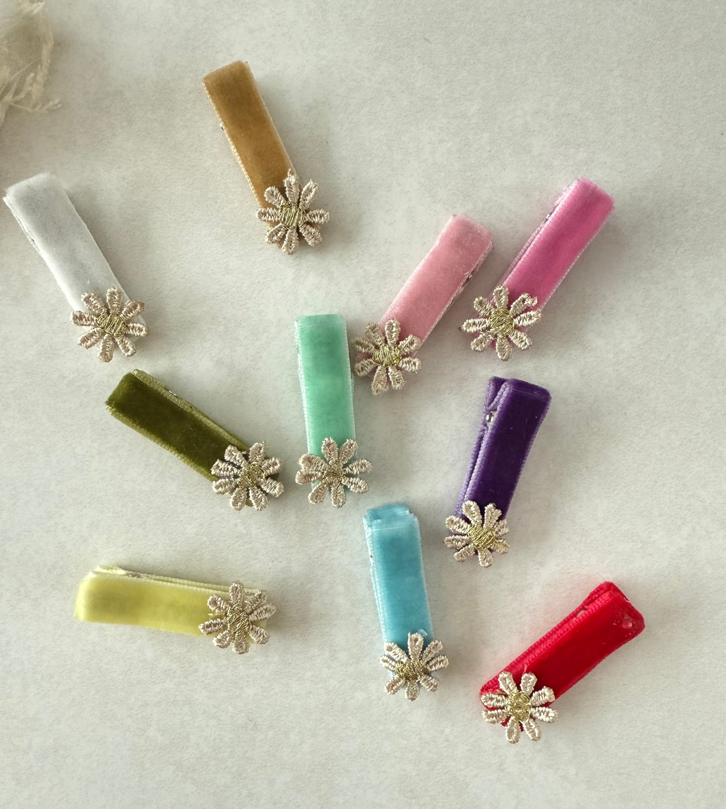 Velvet fringe clips - Choose colour