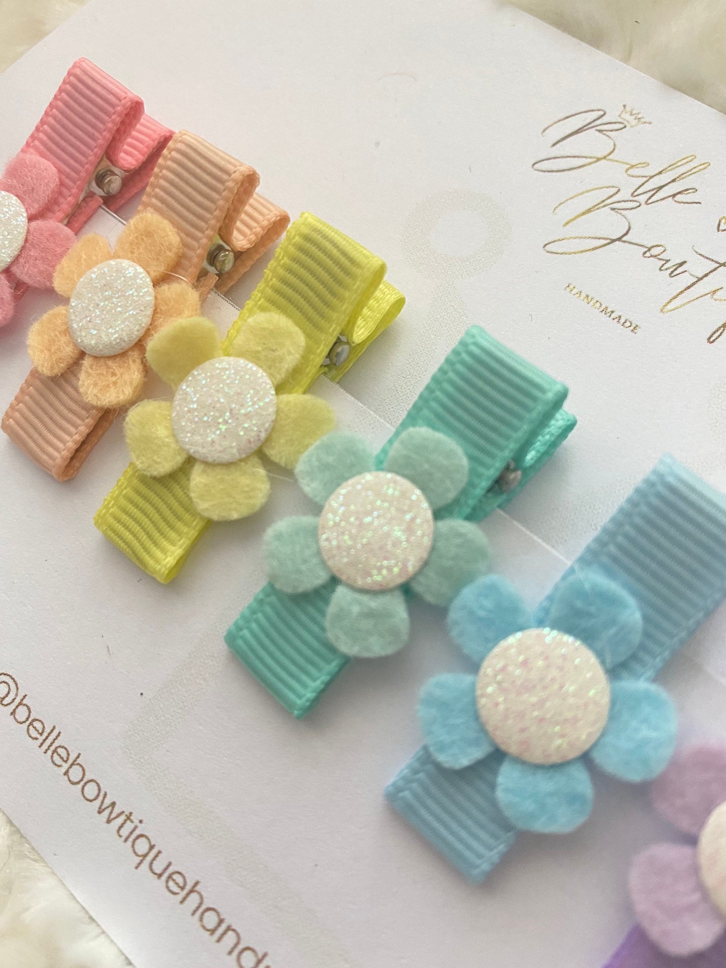 Fully Lined Flower Fringe Clip