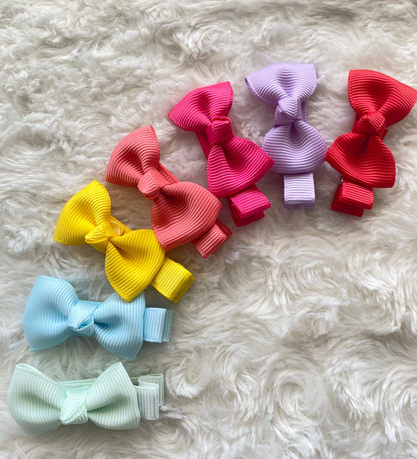 Bow Fully Lined Fringe Clip